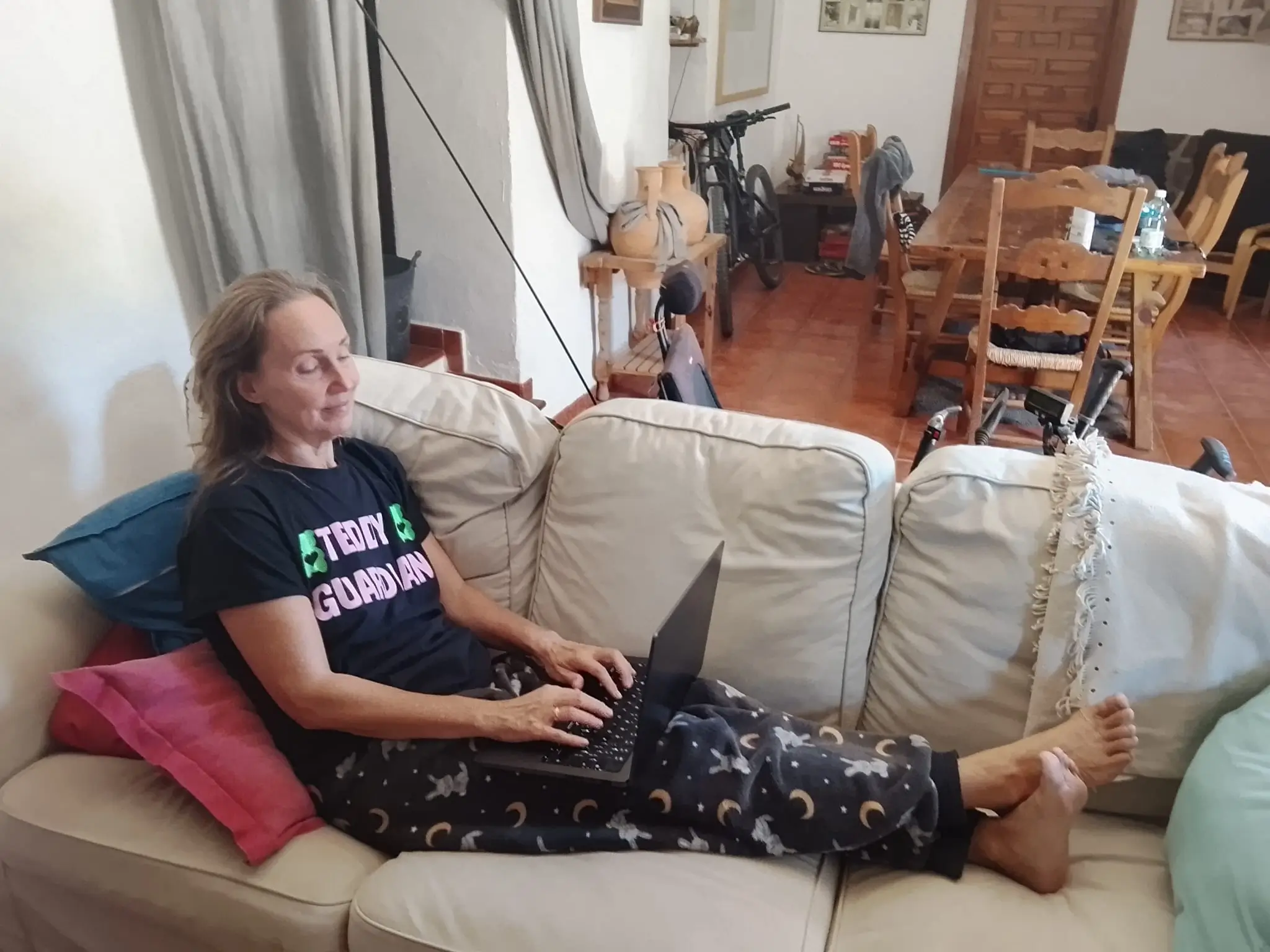 Je leven opnieuw opbouwen na kanker – Linda schrijft in haar pyjama
